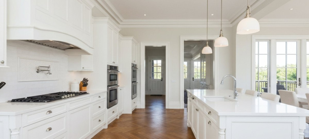 Белая кухня: гид по выбору стиля, материалов и уходу