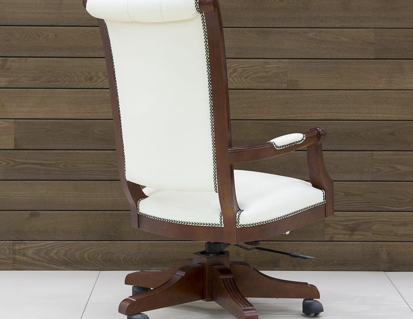 Кресло руководителя Фундамент — фото № 1