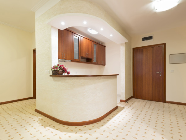 Коричневый