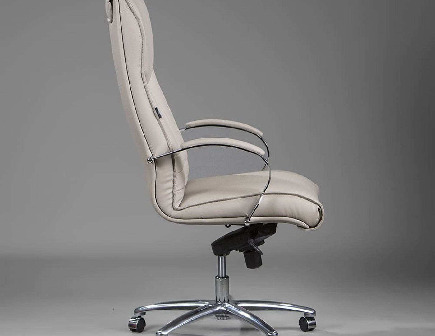 Кресло руководителя Монблан — фото № 2