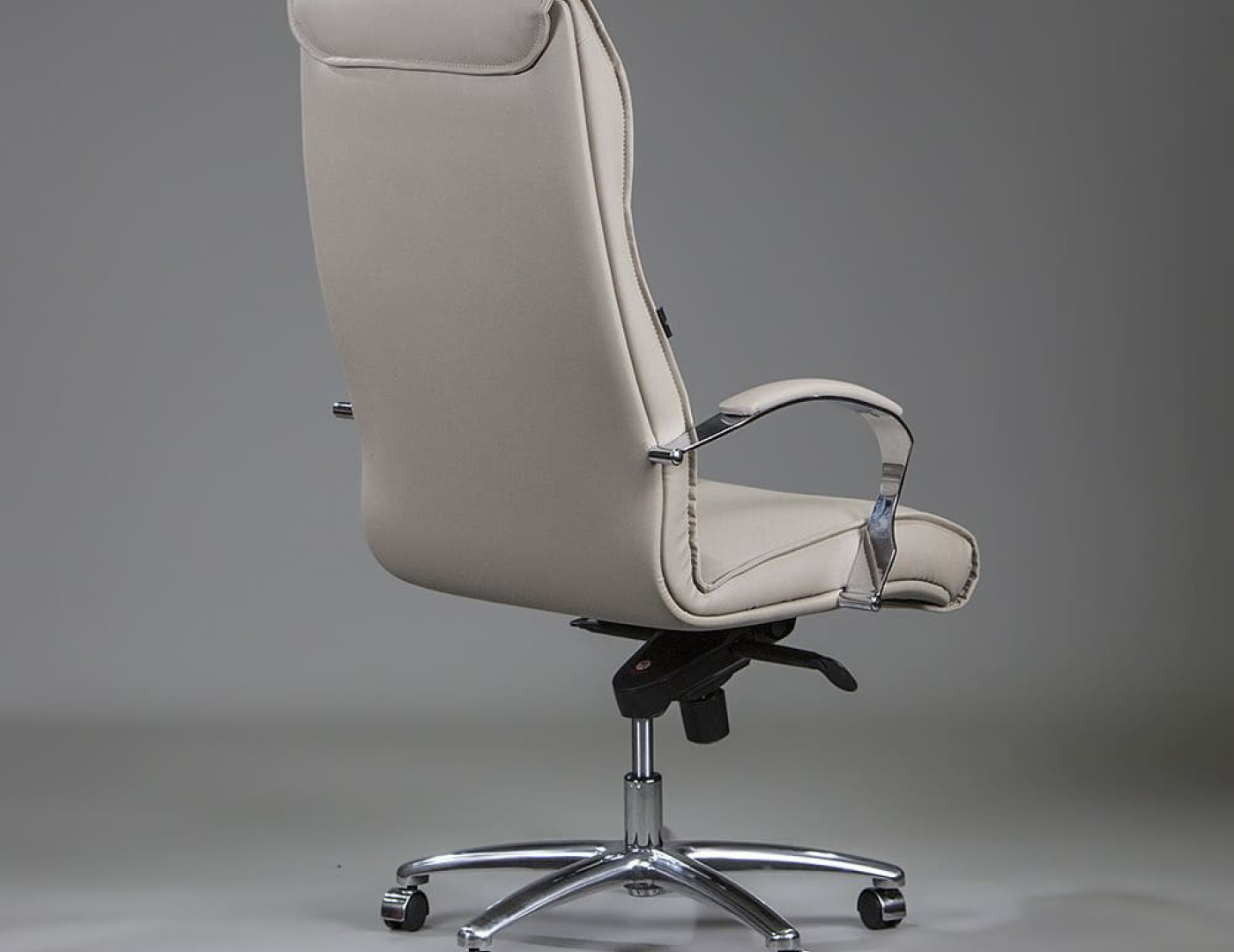 Кресло руководителя Монблан — фото № 4