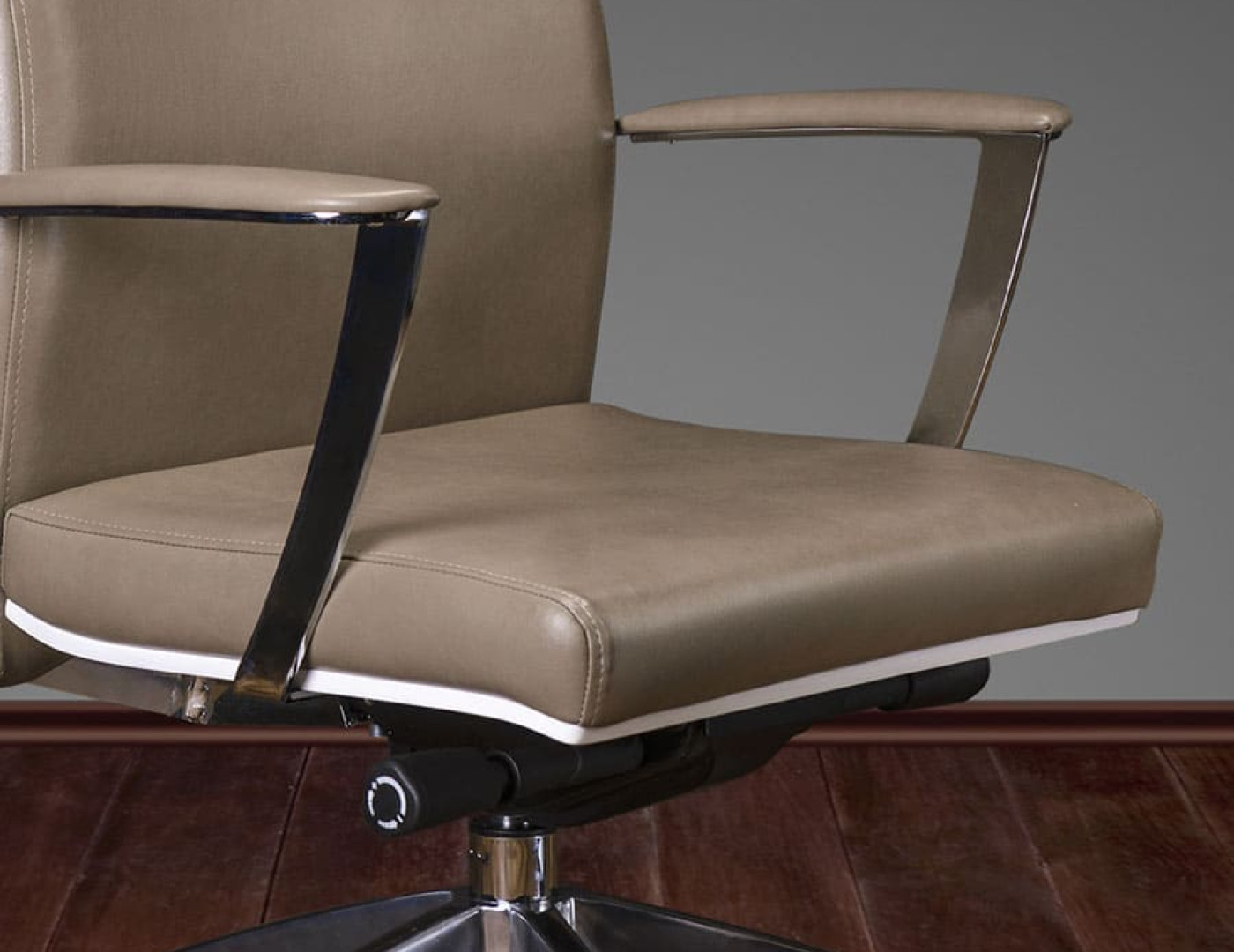 Кресло руководителя Основатель — фото № 10