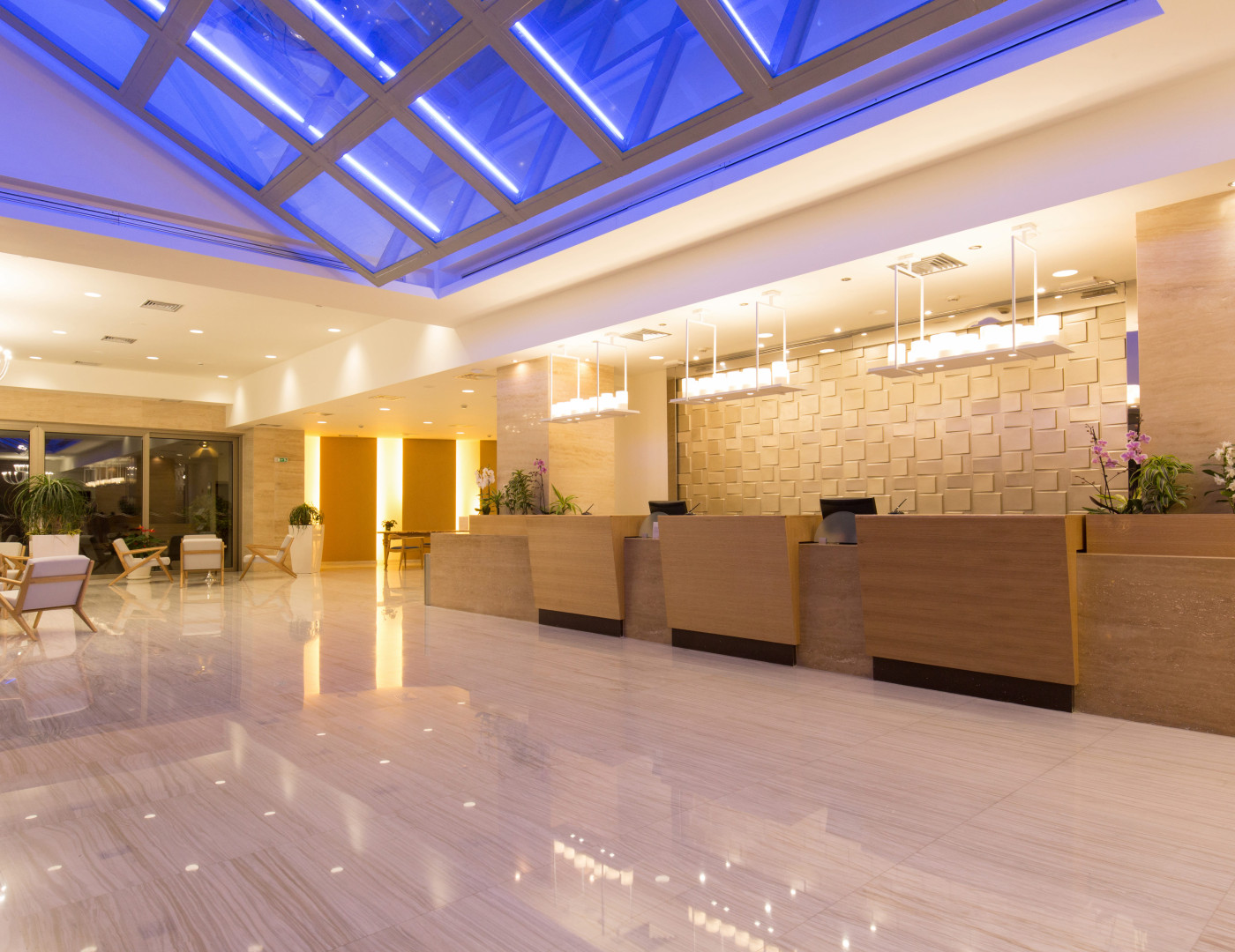 Стойка ресепшн Полисатин — фото № 1