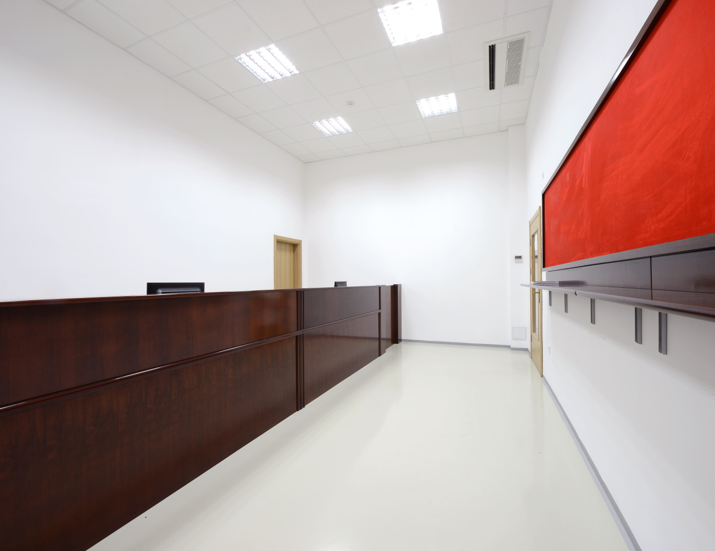 Стойка ресепшн Тайвек — фото № 1