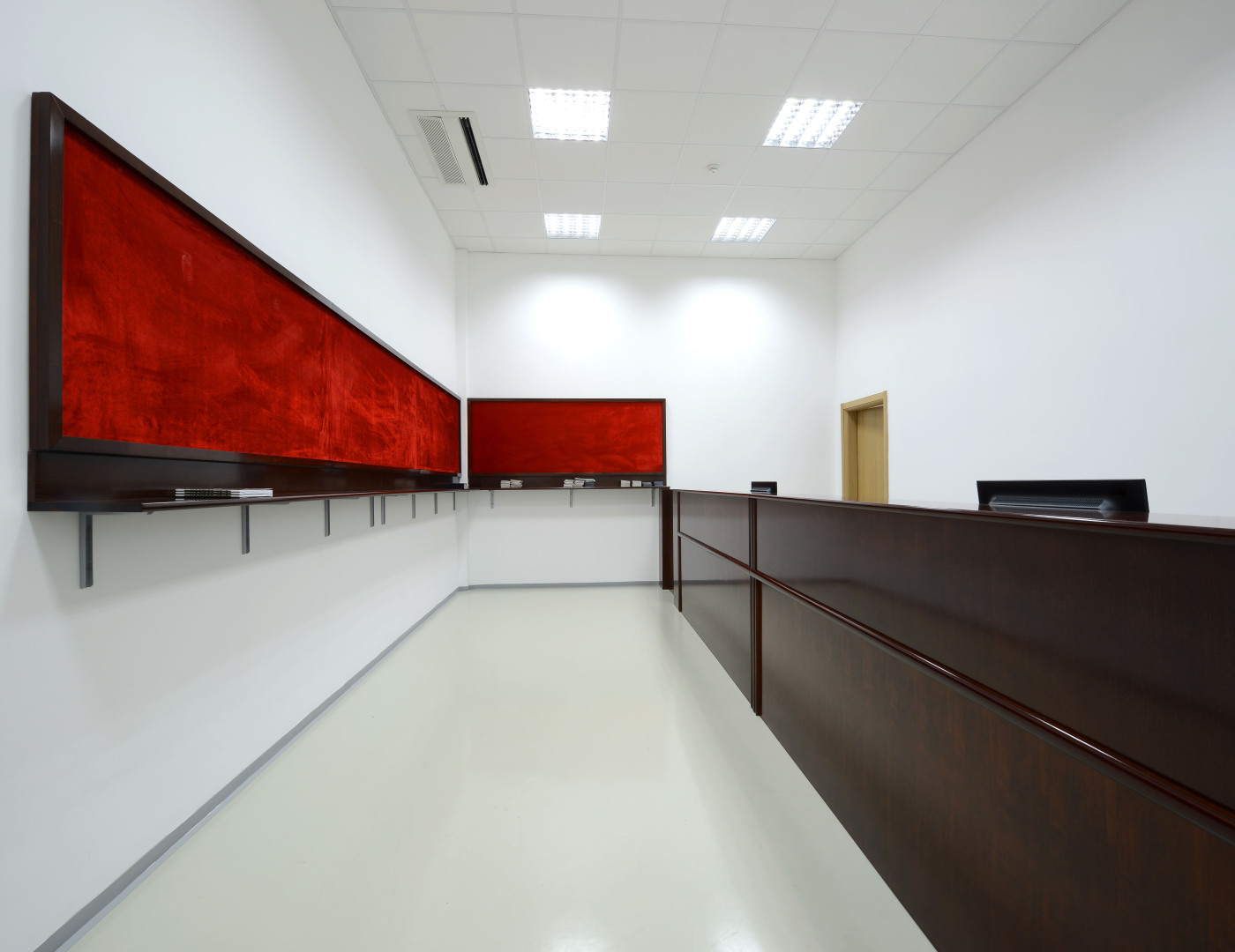 Стойка ресепшн Тайвек — фото № 1