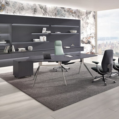 Кабинет руководителя Тесла